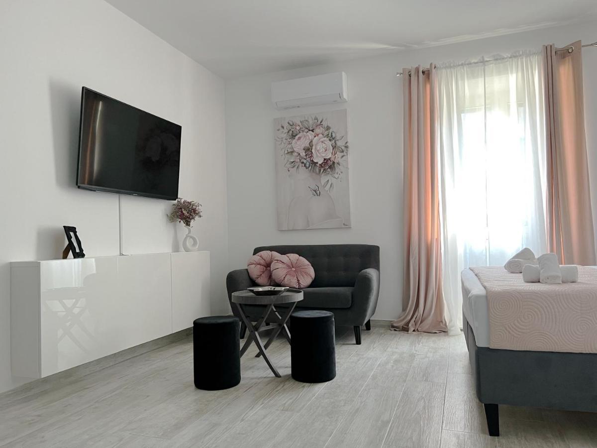 Studio Apartman Perla Split Bagian luar foto